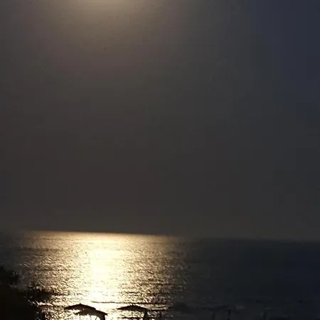 Sandy * Larnaca